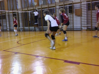 Kolejne wygrane mecze naszych siatkarek!!