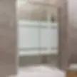 Instalamos mampara corrediza con un diseño pavonado lineal que no solo se ve increíblemente sofisticado, sino que ofrece la privacidad perfecta sin restar luminosidad.