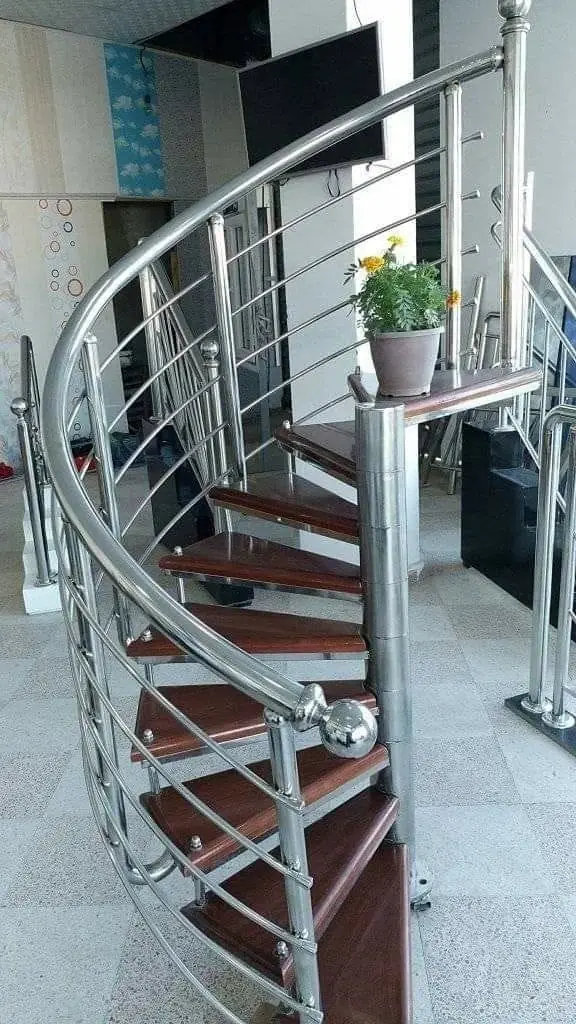 EscaleraMetalica-3.webp