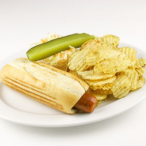Hot-dog européen - Chips et chou