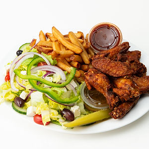 10 Ailes de poulet - Frites et salade