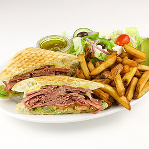 Panini viande fumée - Frites et salade
