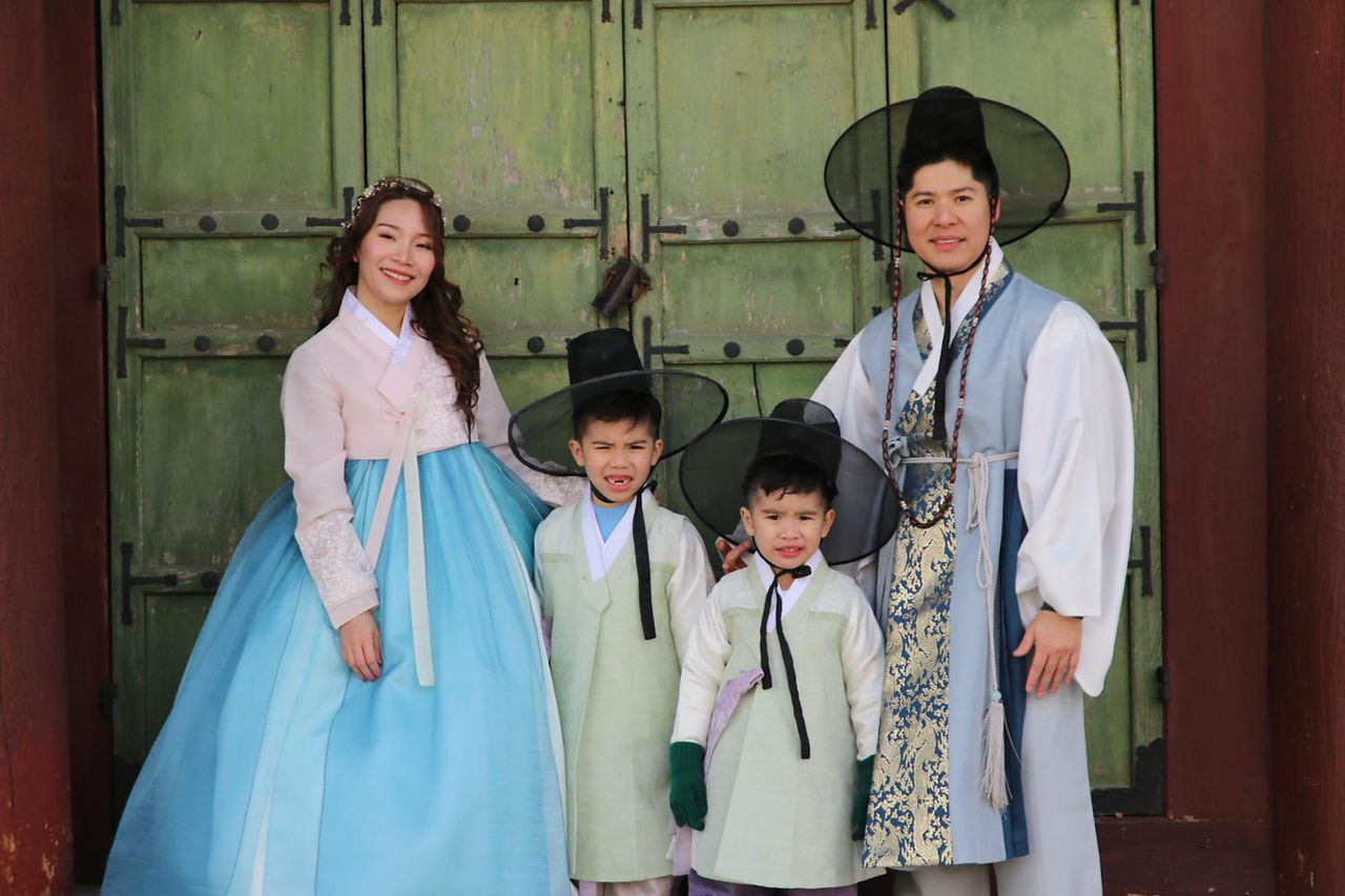 family hanbok photoshoot