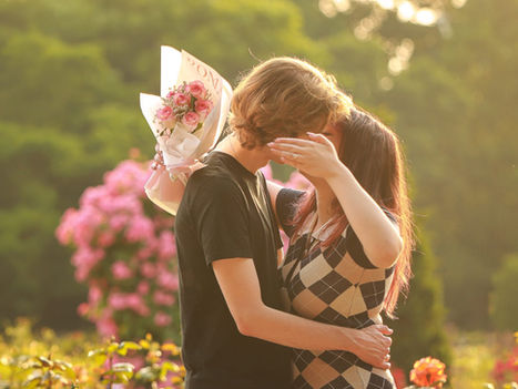 Surprise Proposal Photoshoot at Olympic Park Rose Plaza in Seoul During Golden Hour