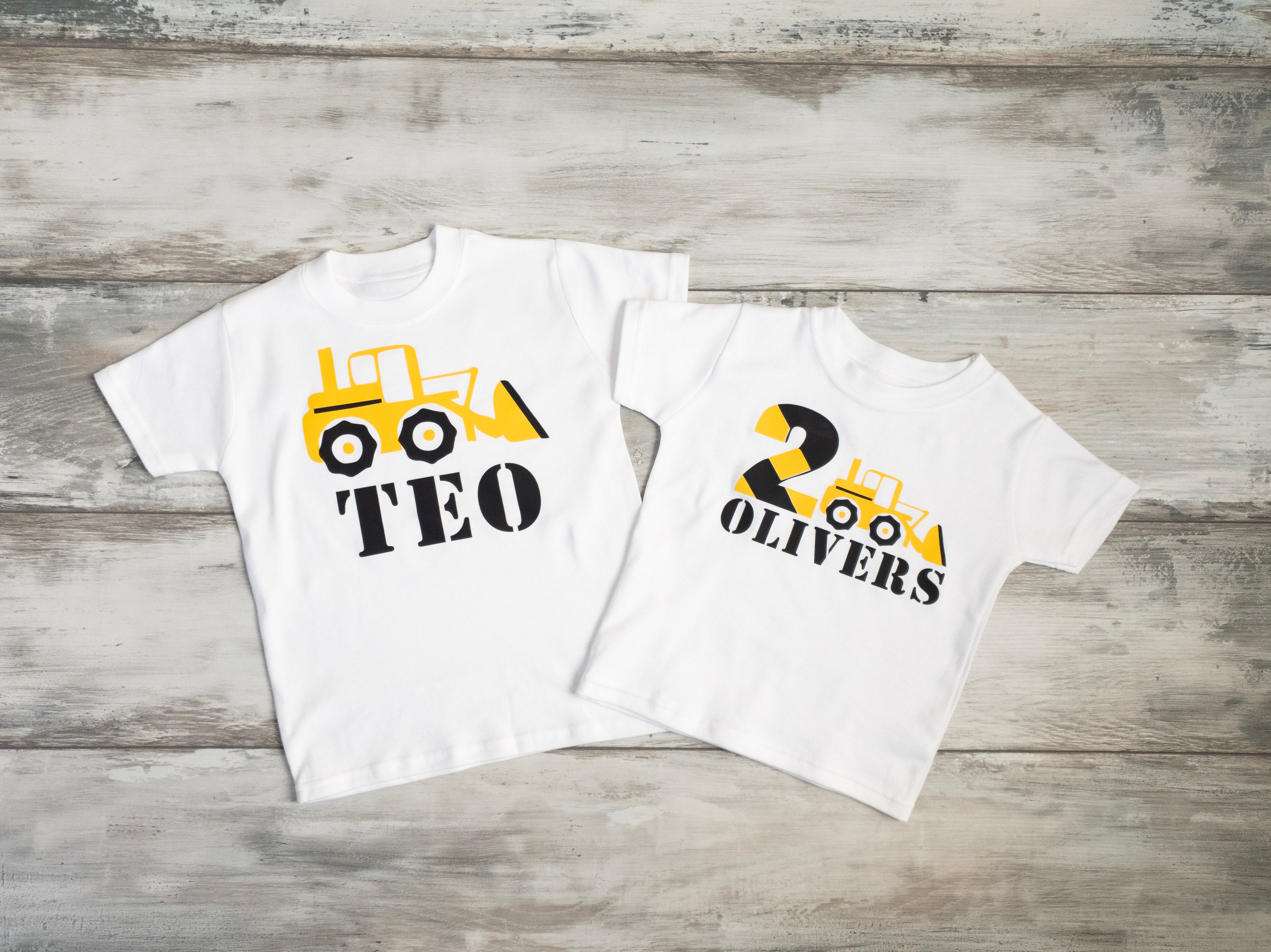 Bodysuit or T-shirt with bulldozer, child's name and with or without number