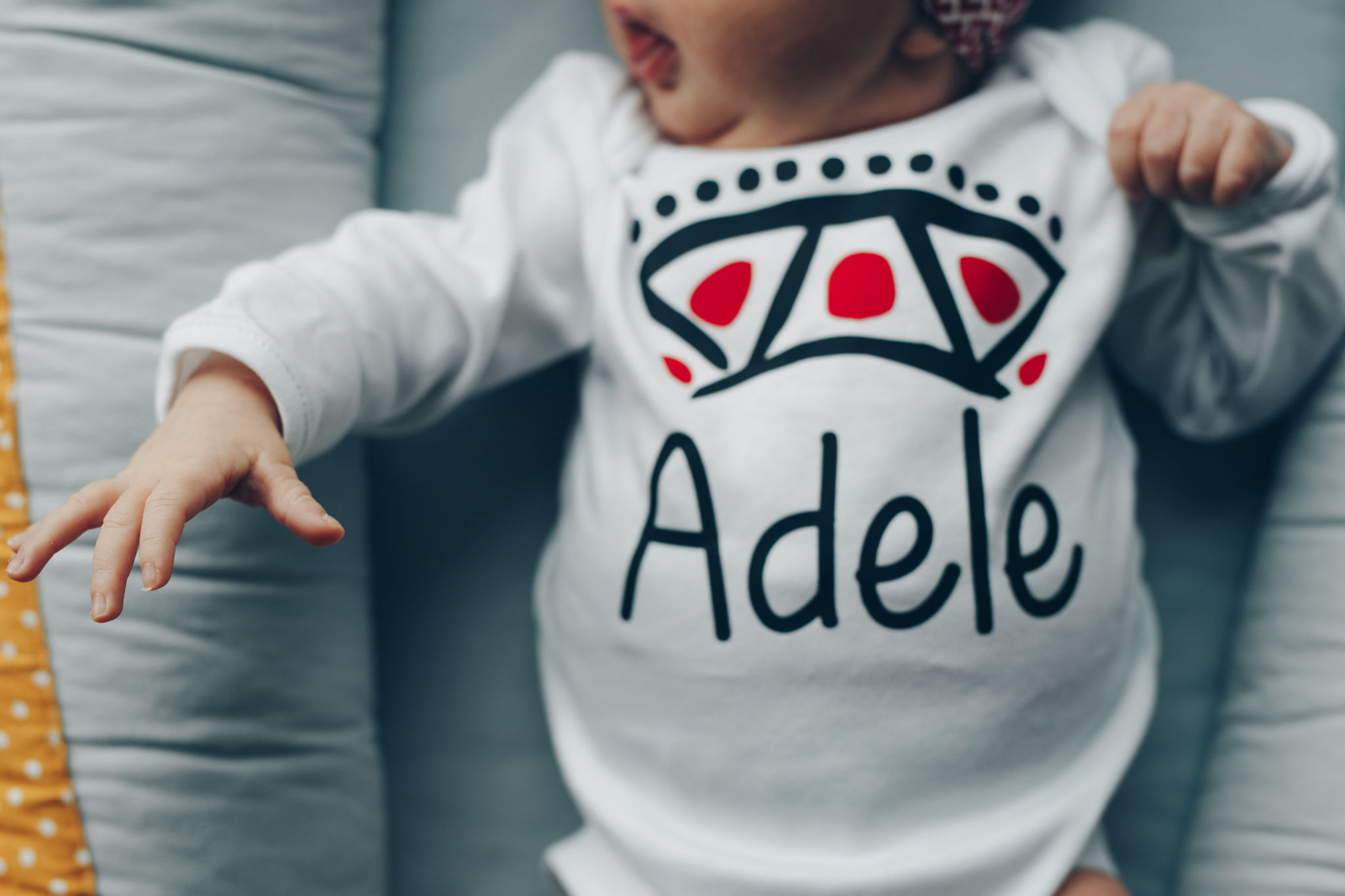 Bodijs "Tautu meita" ar bērna vārdu