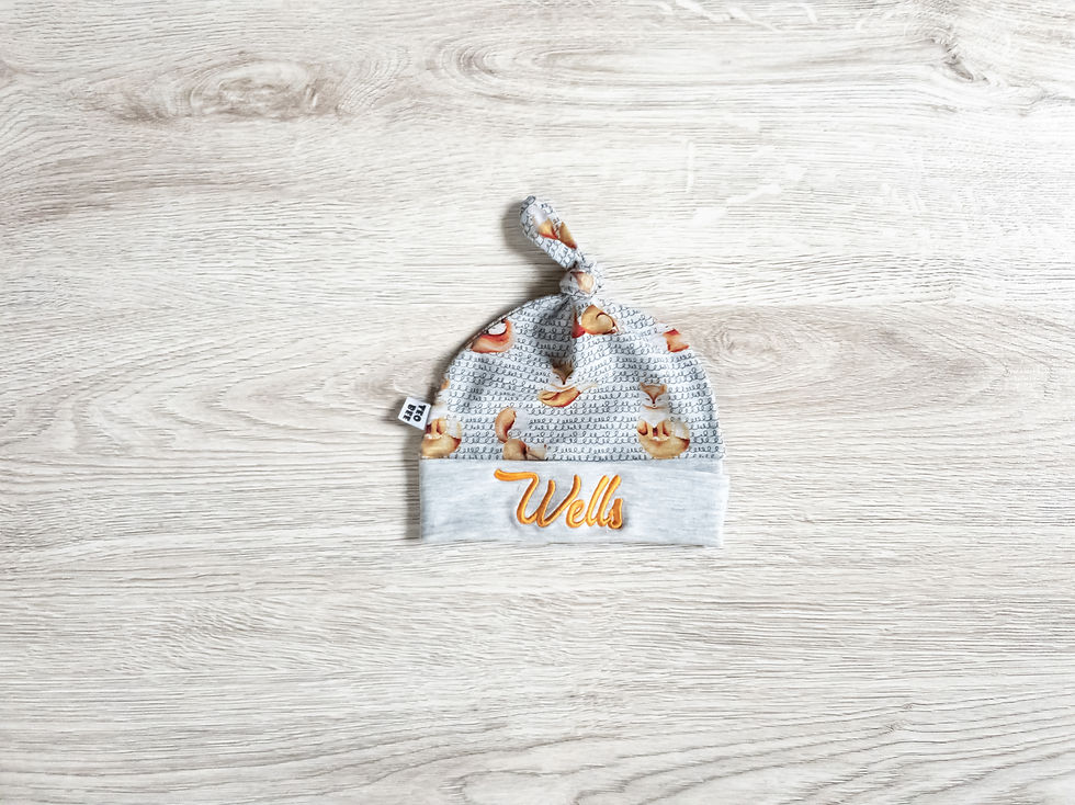 Sīktēls: Sedziņa un personalizēta cepurīte ar lapsiņām