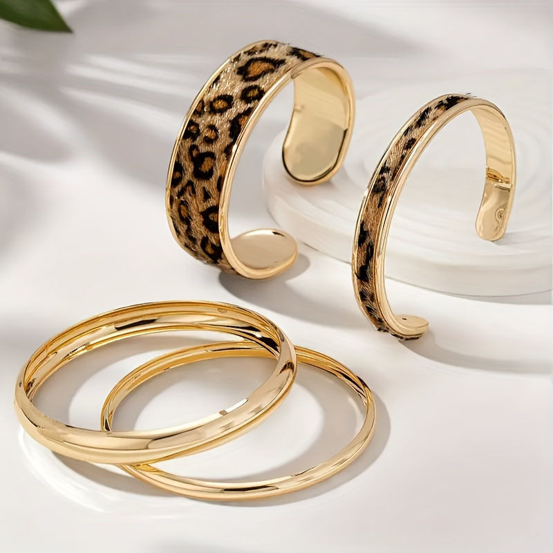 Thumbnail: Versatile jewelry accessories
