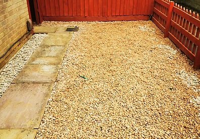 Fence installation and garden landscaping in Bedfordshire