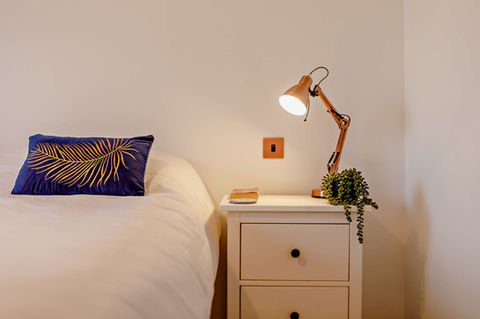 wild-rose-cottage-master-bedroom-Illogan-redruth-cornwall.jpg