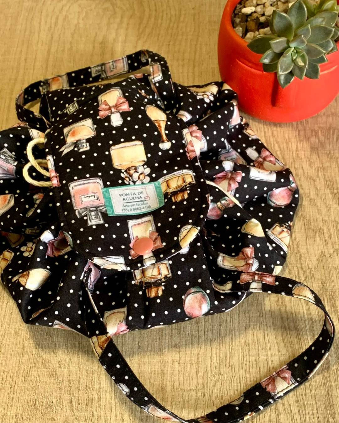 Necessaire Artesanal para Maquiagem e Produtos de Beleza