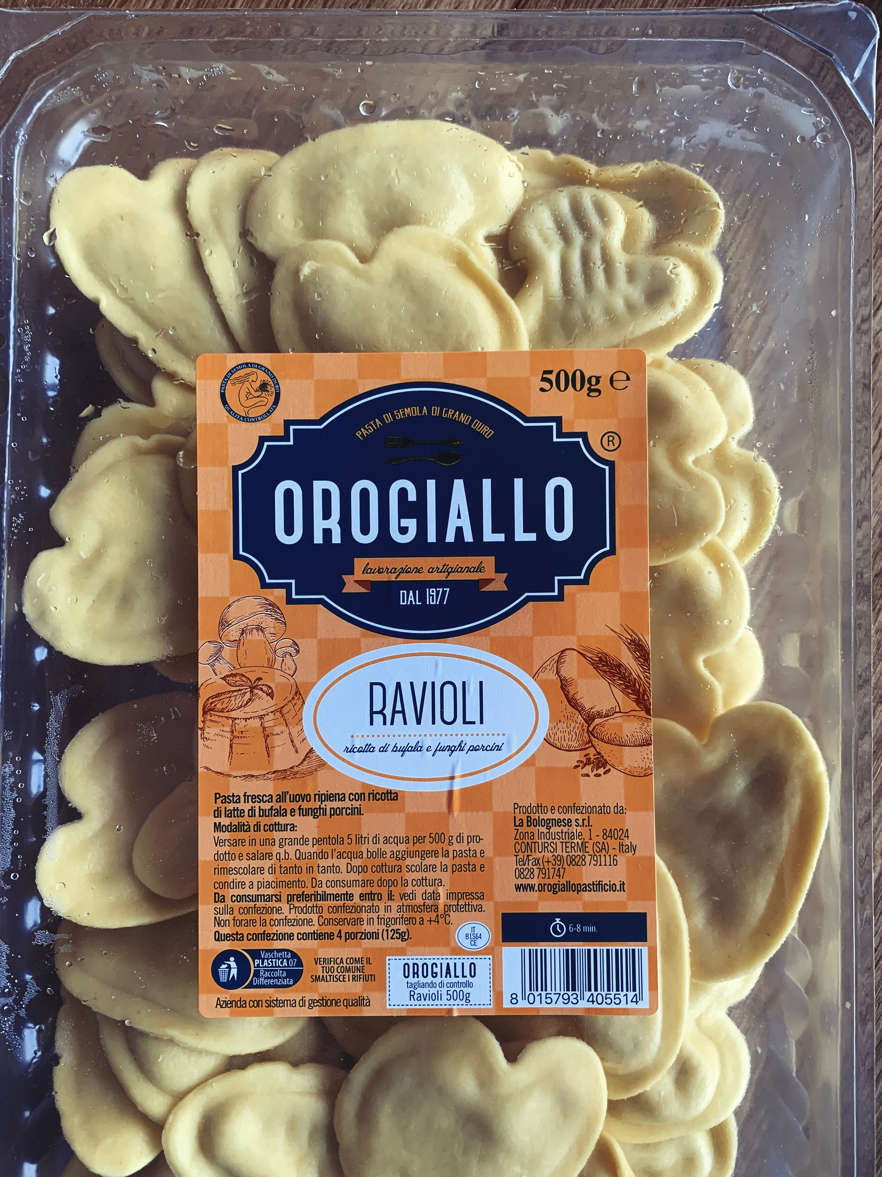 PIEROŻKI RAVIOLI Z RICOTTĄ BUFALA I BOROWIKAMI 500 g