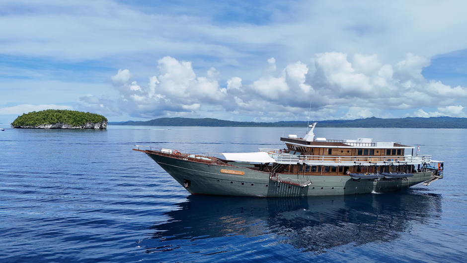 Emperor Harmony Liveaboard Raja Ampat