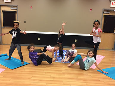 kids free yoga class pic 2.jpeg