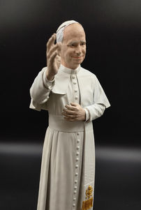 Escultura realista de Papa Leão
