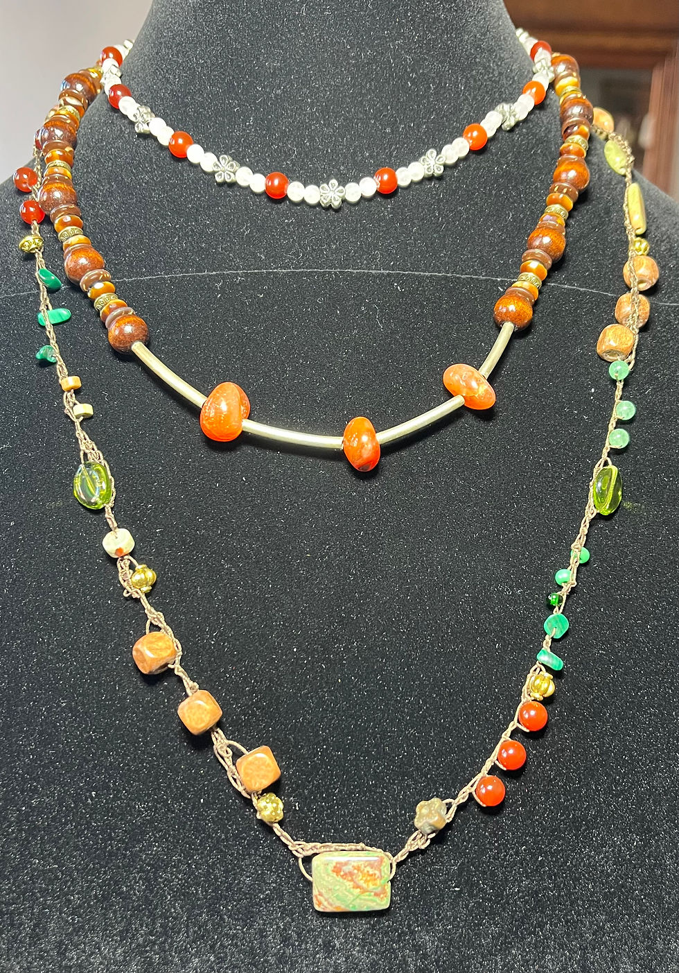 Thumbnail: Various necklaces