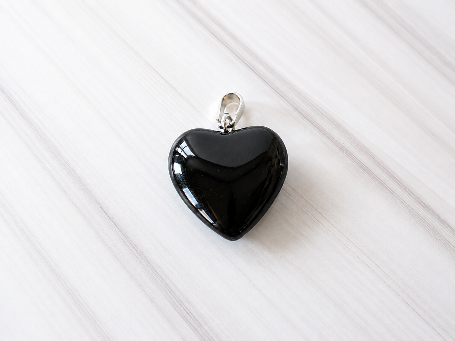 COLGANTE CORAZÓN DE OBSIDIANA NEGRA