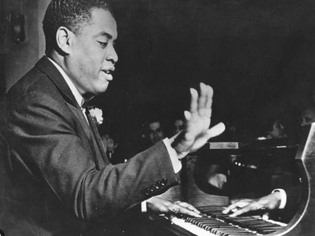 Jazz piano solo playing lesson demonstrating harmony melody and rhythm organization using I Got the World on a String