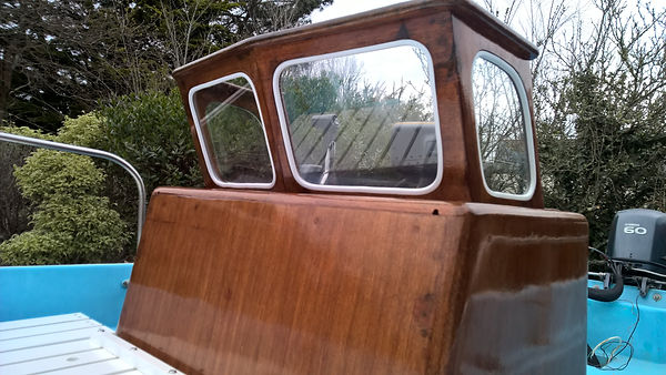 Mise en place des joints d'un boston whaler 16 sakonnet de 1968