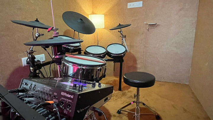 Rolland TD 50 Drum Kit.jpeg
