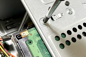 パソコンの修理風景