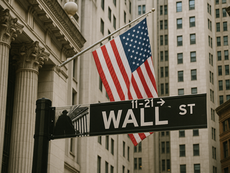 Wall Street rallenta: forti rialzi per Delta e Albemarle, vendite su titoli edilizi e tecnologici