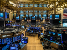 Wall Street in calo tra tensioni USA-Iran e vendite sul comparto tecnologico