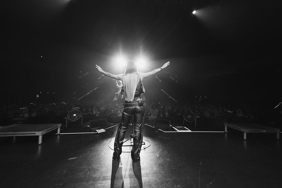 ALLI WALKER LIVE PHOTO 21.jpg