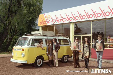 Javier Turribiates en la Dirección Creativa y Planeación Estratégica