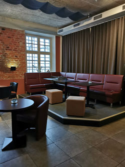 En före bild - Presentbutik "Häleriet"