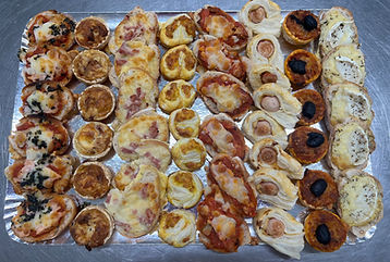 Plateau pizza quiche bruschetta mini feuilleté.jpeg