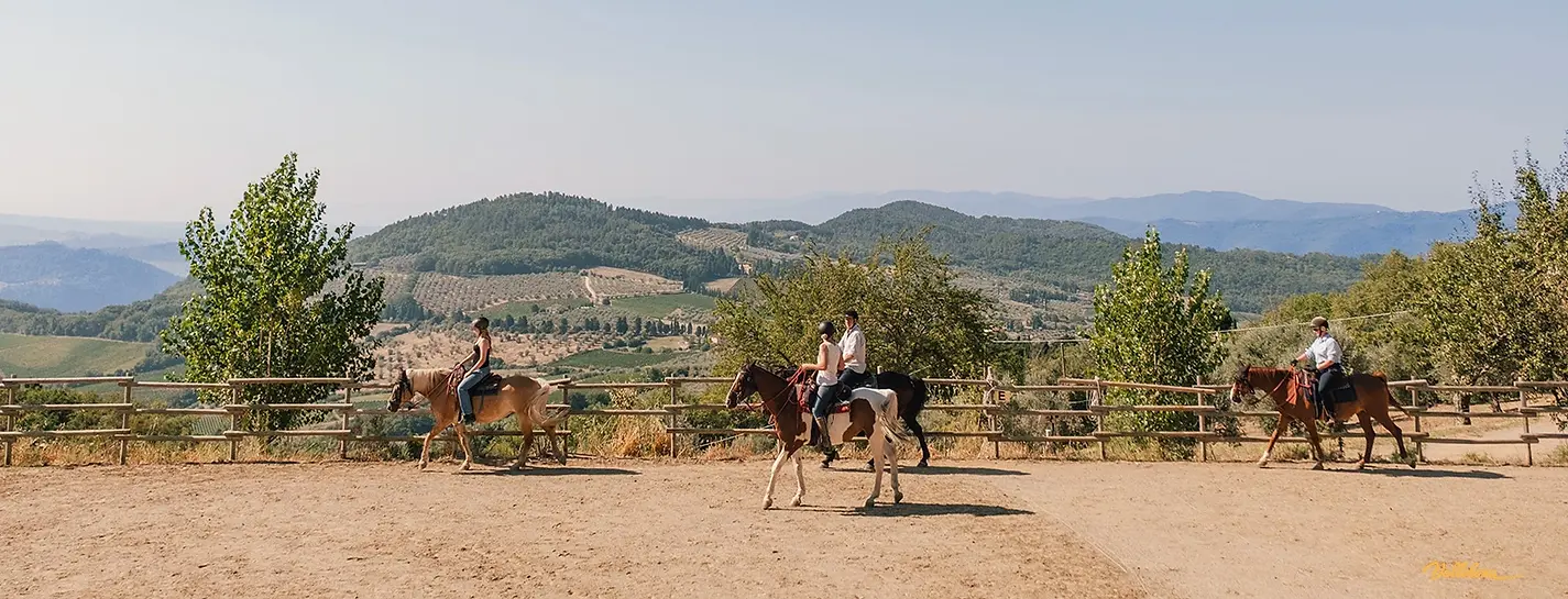 Vallebona-lezione-a-cavallo.webp