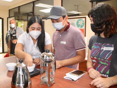 ALIANZA DE MUJERES EN CAFÉ DE EL SALVADOR CAPACITA A MUJERES EN COORDINACIÓN CSC