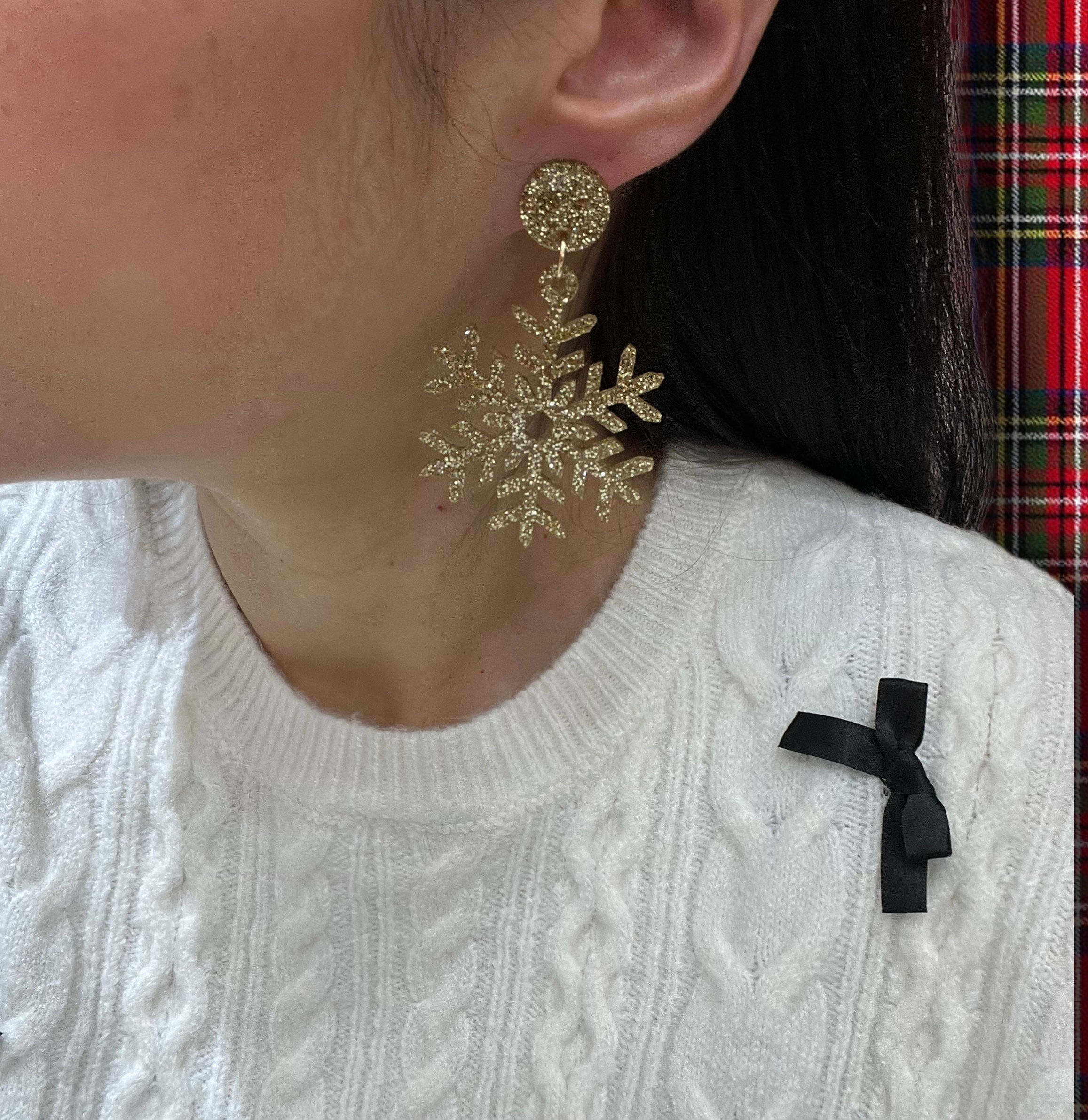 Snowflakes gold glitter earrings