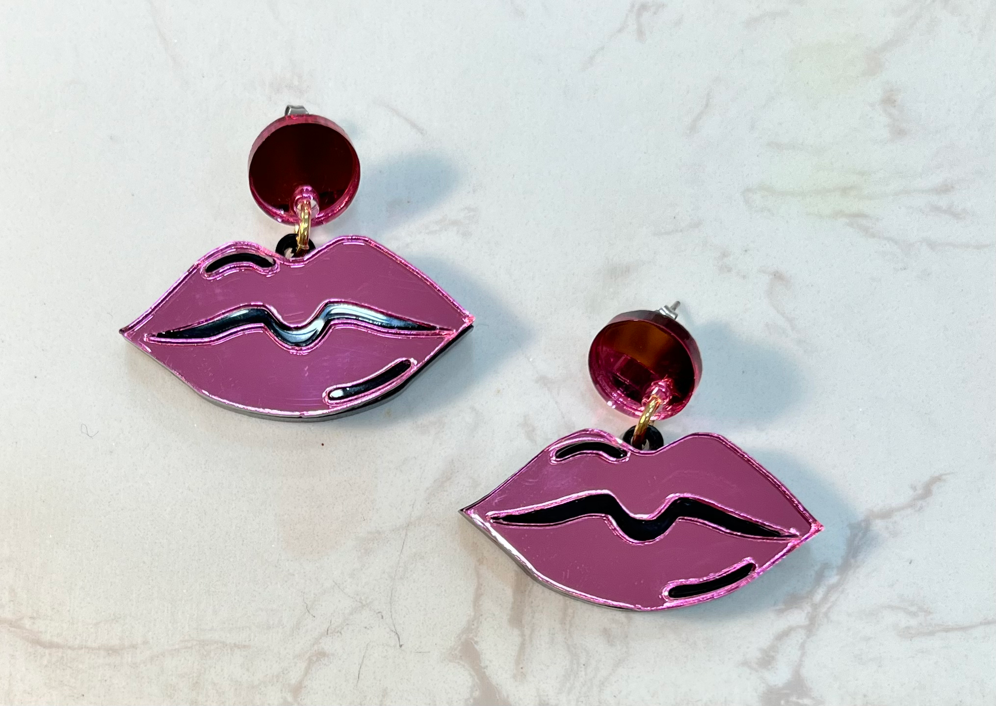Kiss my pink lips earrings