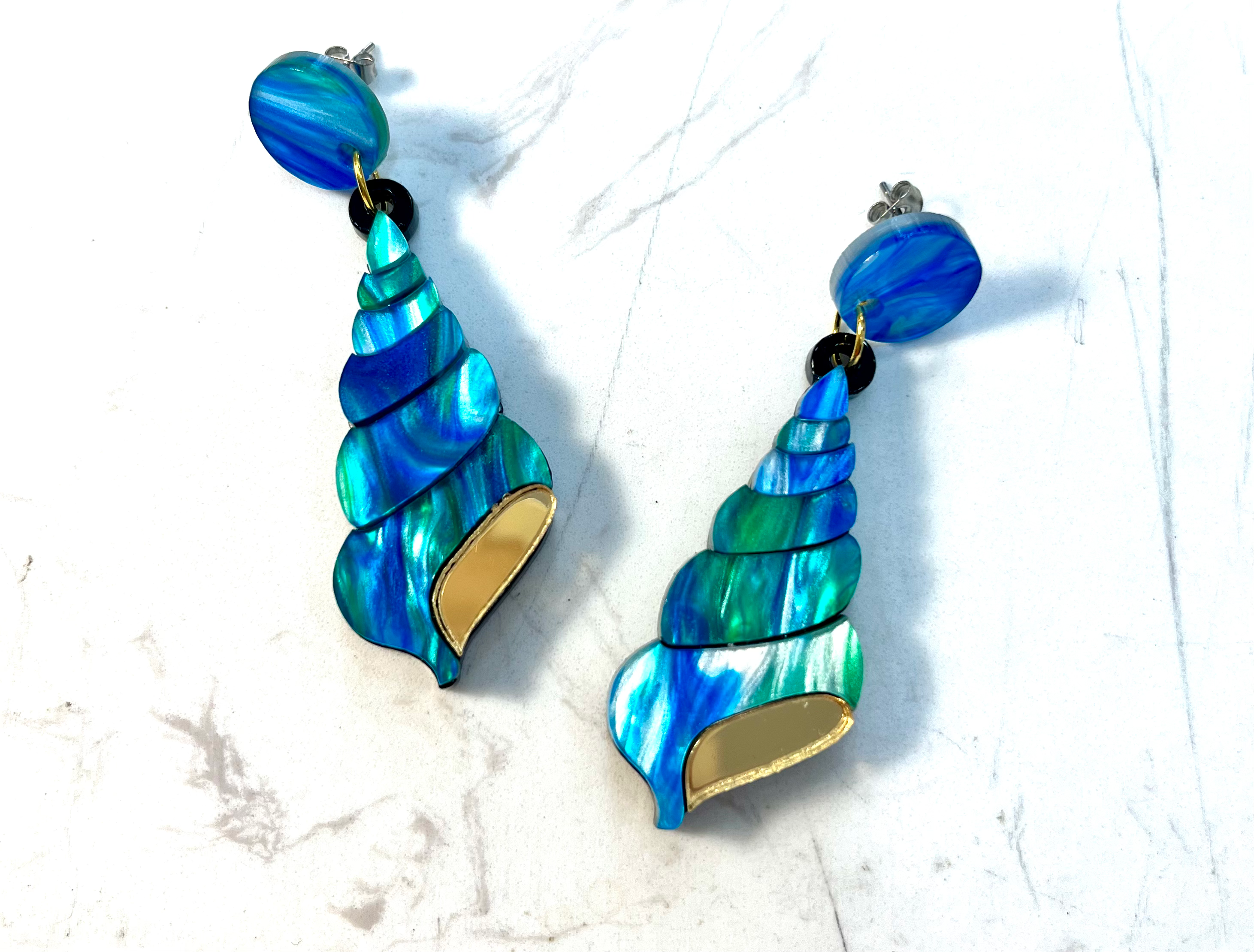 Conch shells earrings