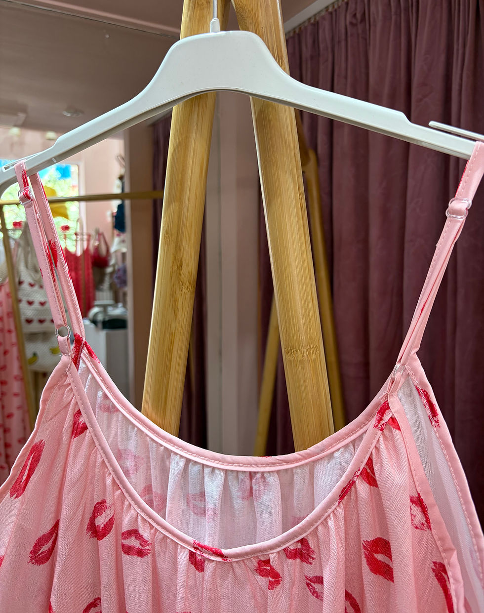 Thumbnail: Kiss kiss pink dress