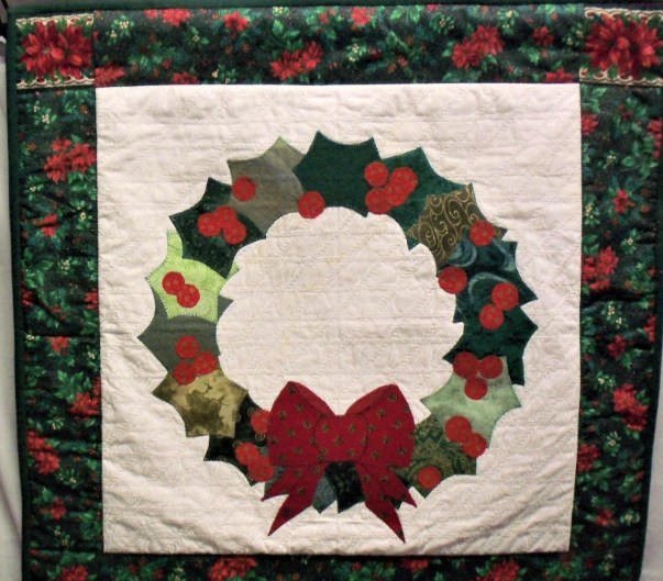 Christmas Wreath Wall Quilt: 24x24