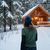 Miniaturbild: Unisex Winter-T-Shirt -Waldhaus- perfekt als Weihnachts- und Geburtstagsgeschenk