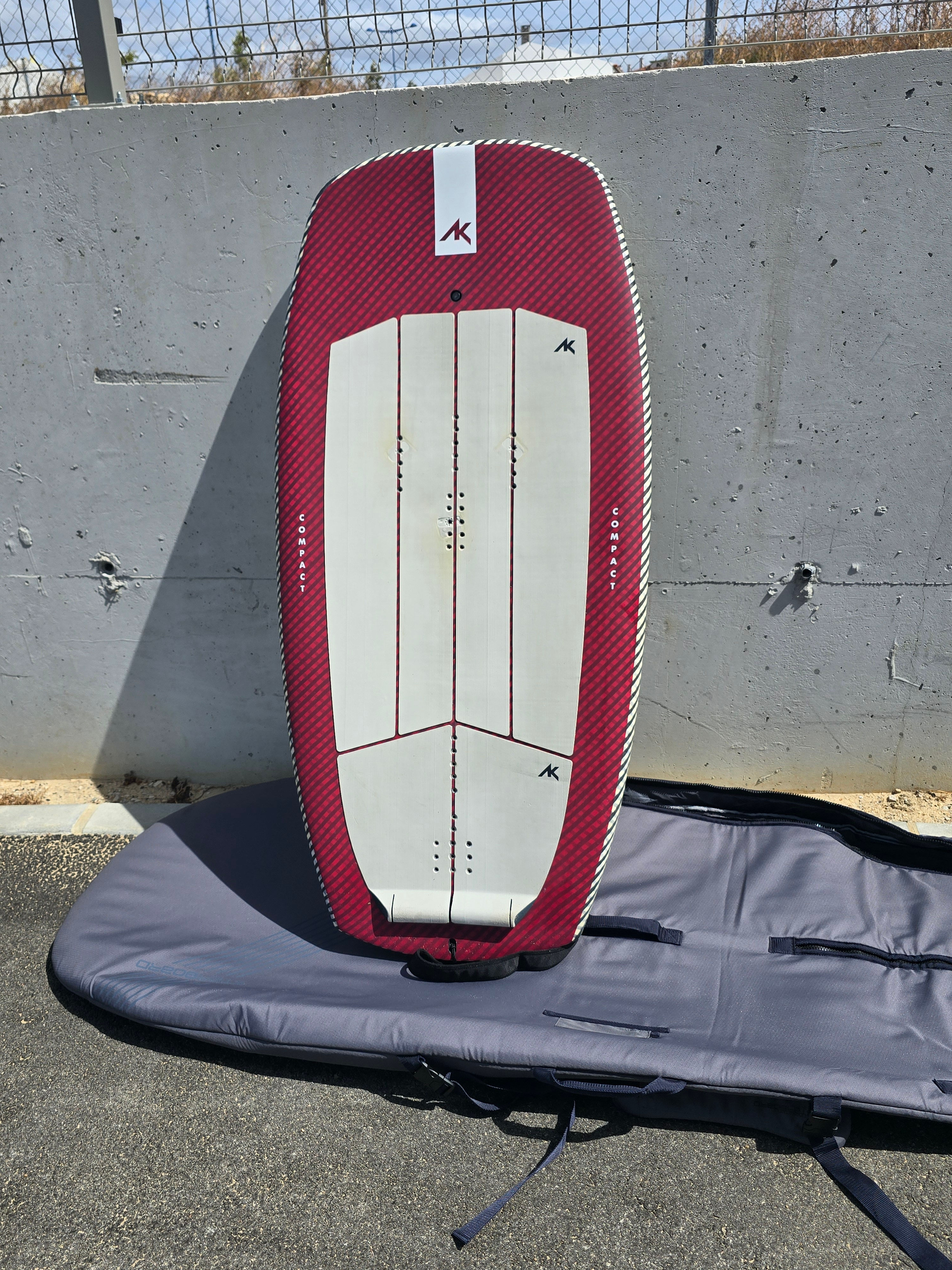 AK 5´2" x 29.5" 105L full carbon 1 time in water