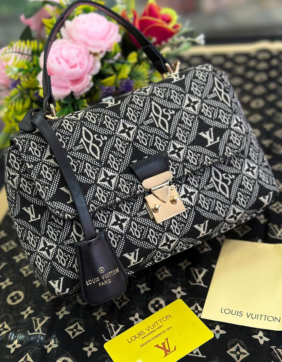 Miniatura: LOUIS VUITTON CLUNY