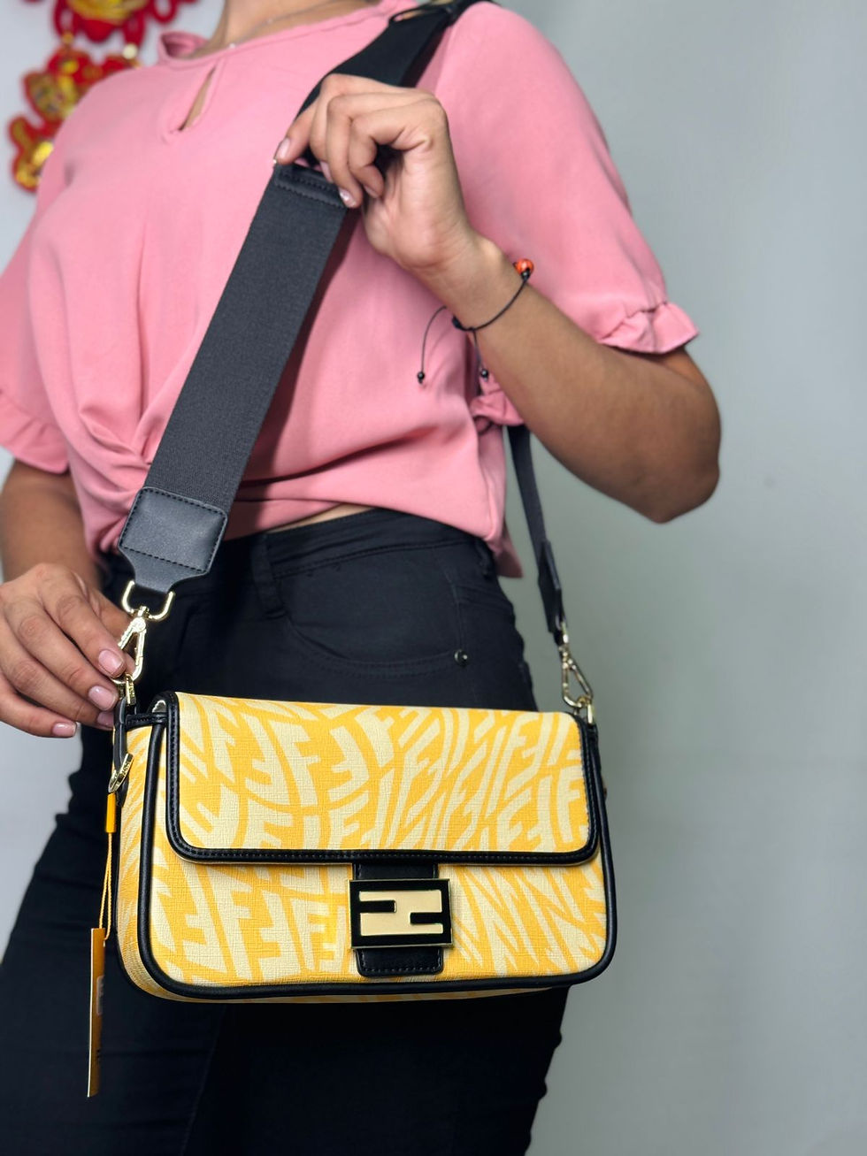 Miniatura: FENDI BAGUETTE