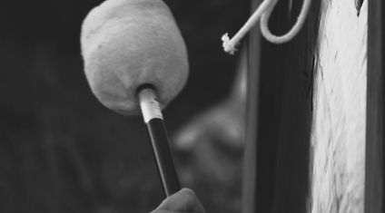 gong mailloche blanche noir et blanc .JPG