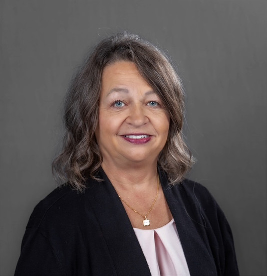 •	Carmen Bakken – Edward Jones (Merle Tschakert / Bailey Van Sickle)