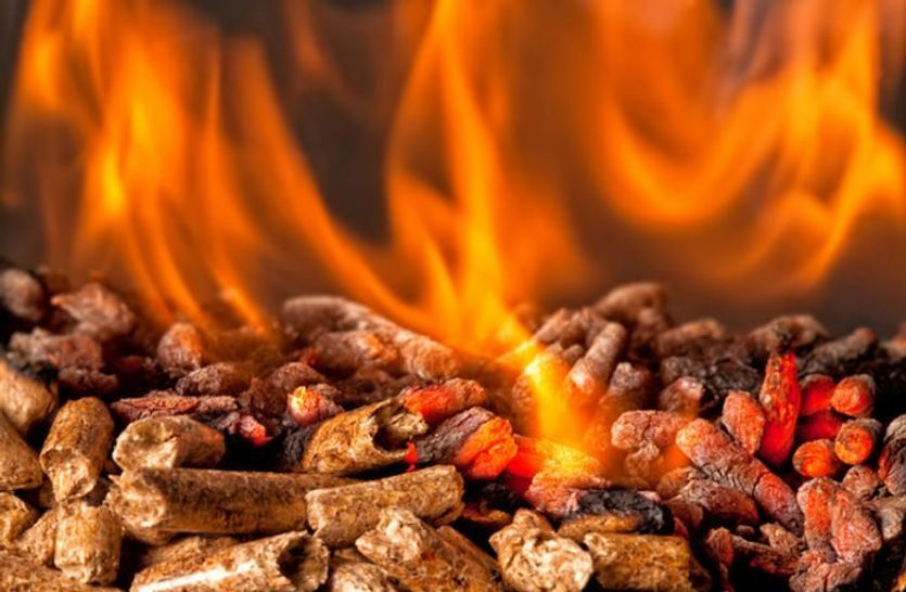 pellet-fuoco-696x455.jpg