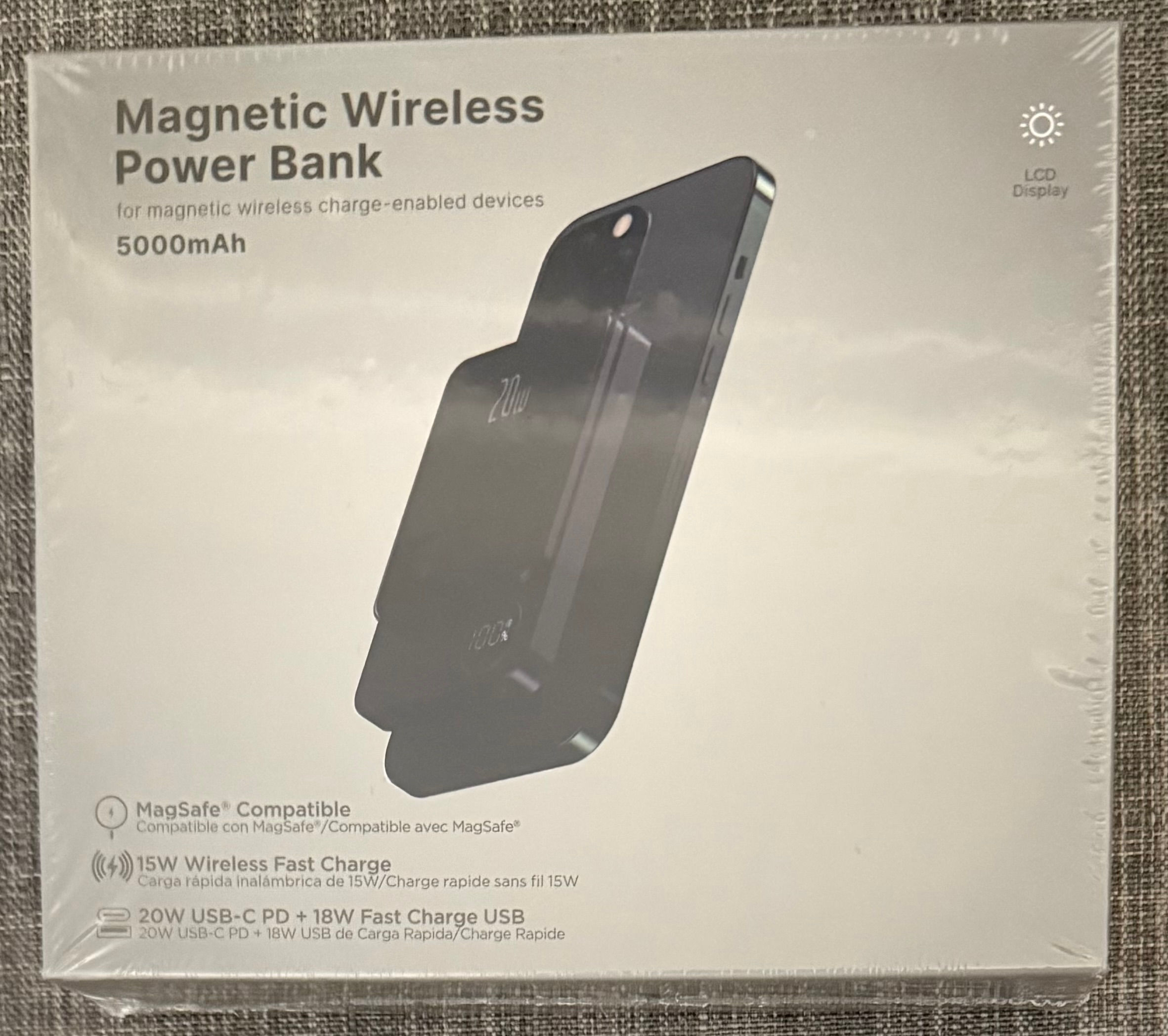 Magnetic Wireless Power Bank 5,000 mAh - Lightening fast charging