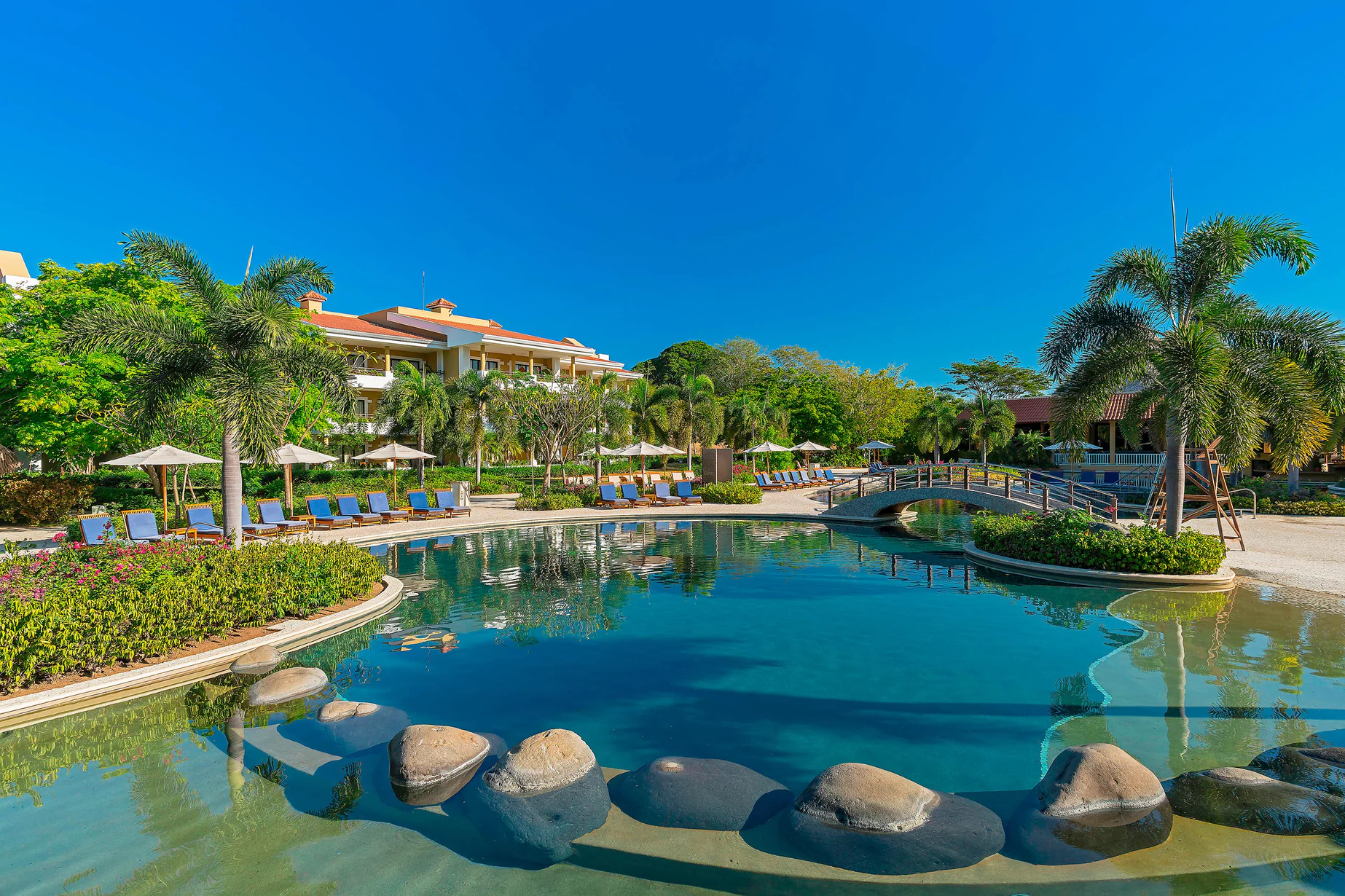 lirwi-pool-6217-hor-clsc.webp