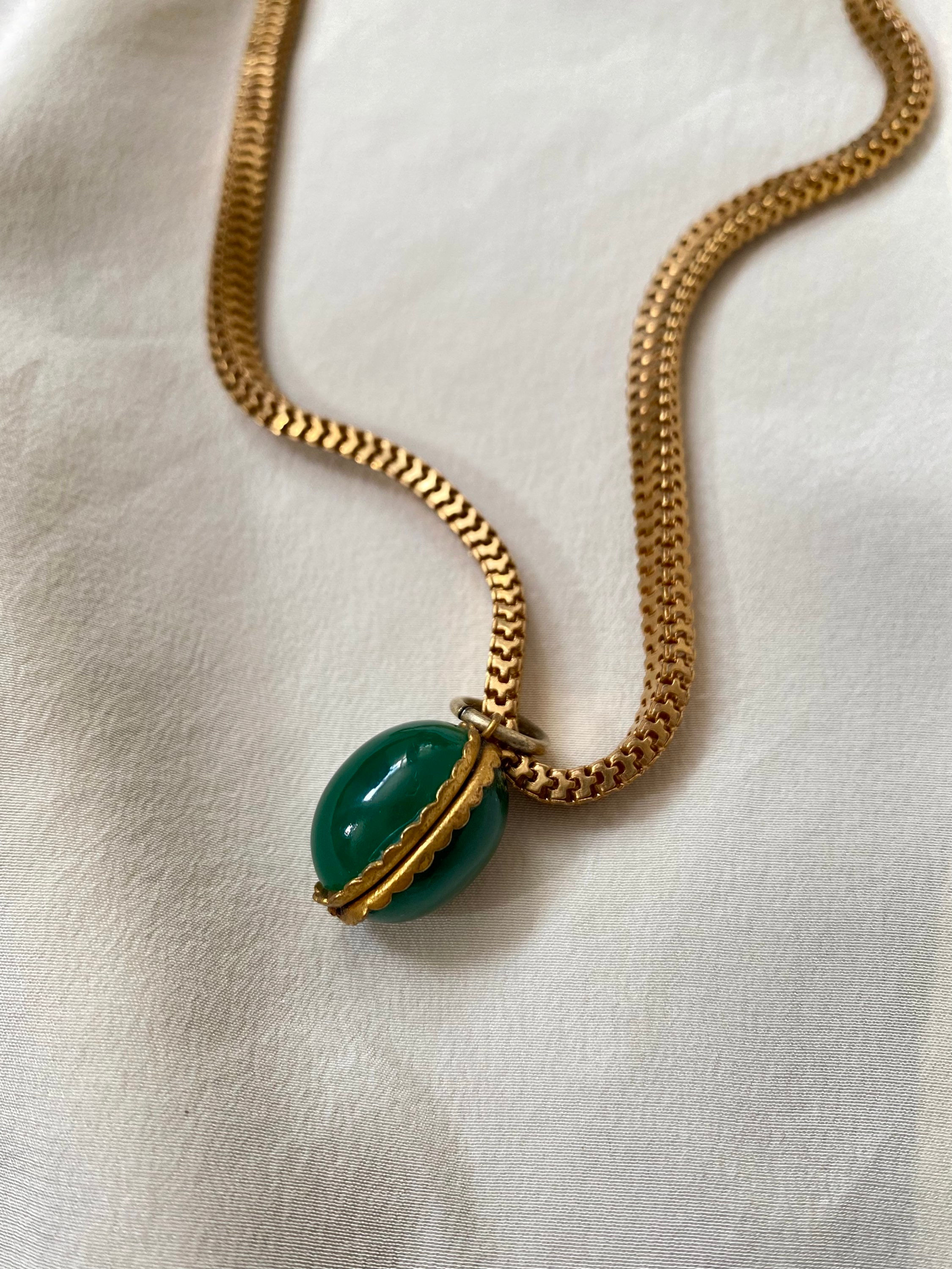 70s Green Onyx Necklace 