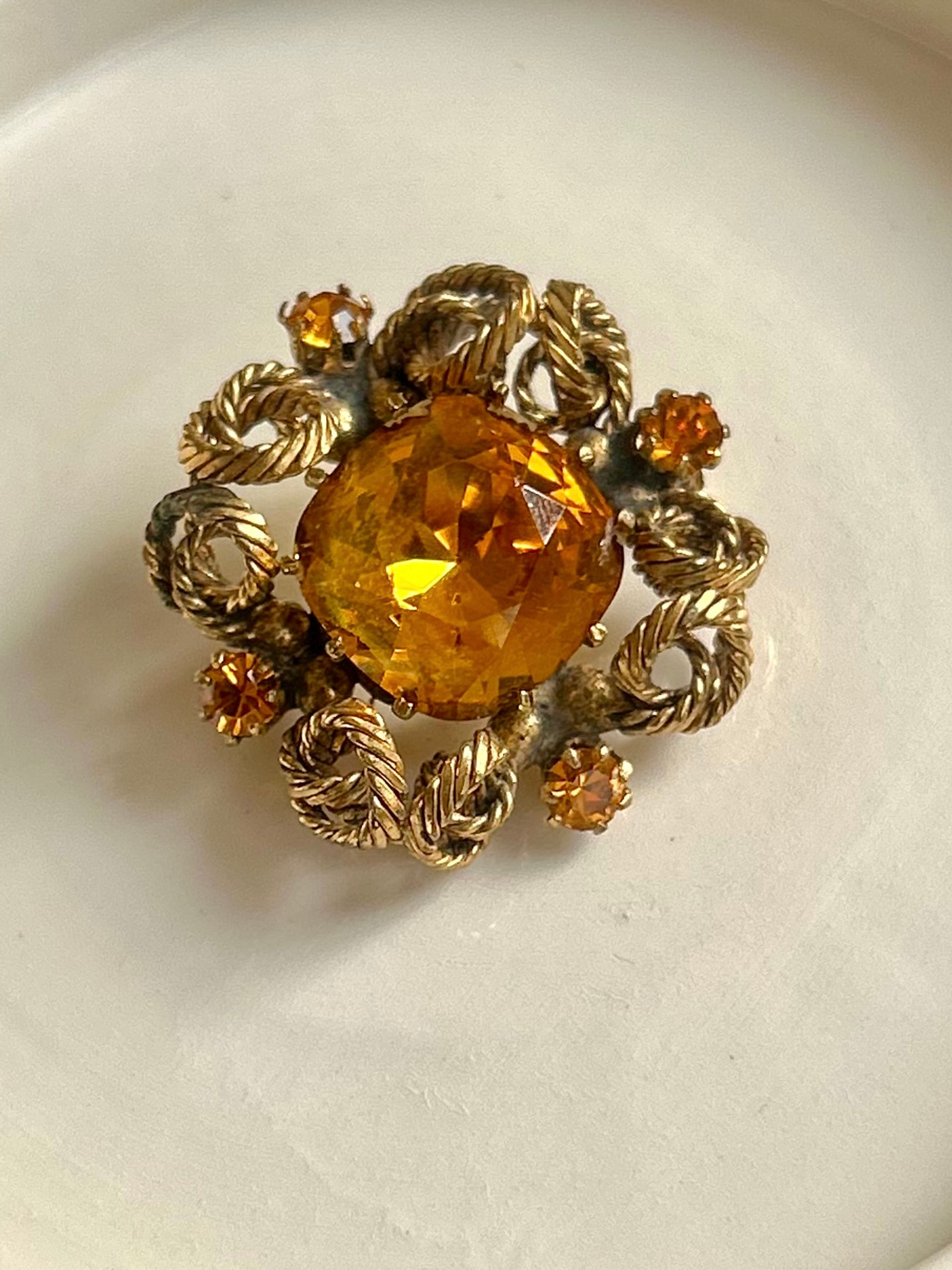 50s Curled Topaze Brooch 