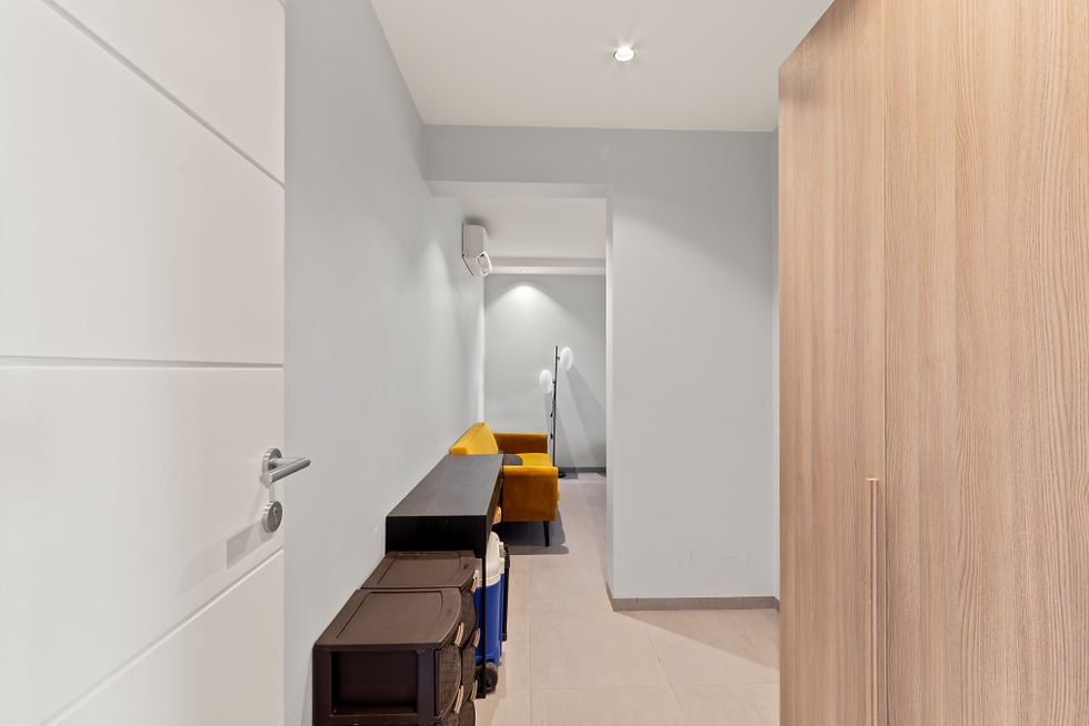 luxurious-3-bedroom-penthouse-for-sale-on-blue-bay-curacao-21-1000x666.jpg